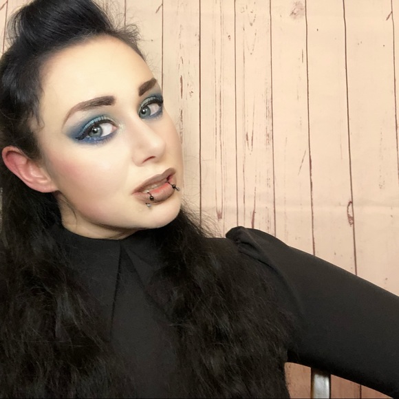 Meet your Posher, Emma - Picture 5 of 6